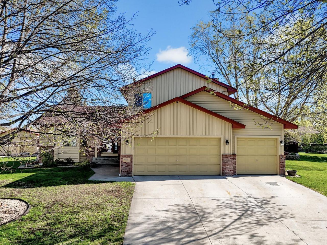 9161 N Kentucky Avenue N, Brooklyn Park, MN 55445