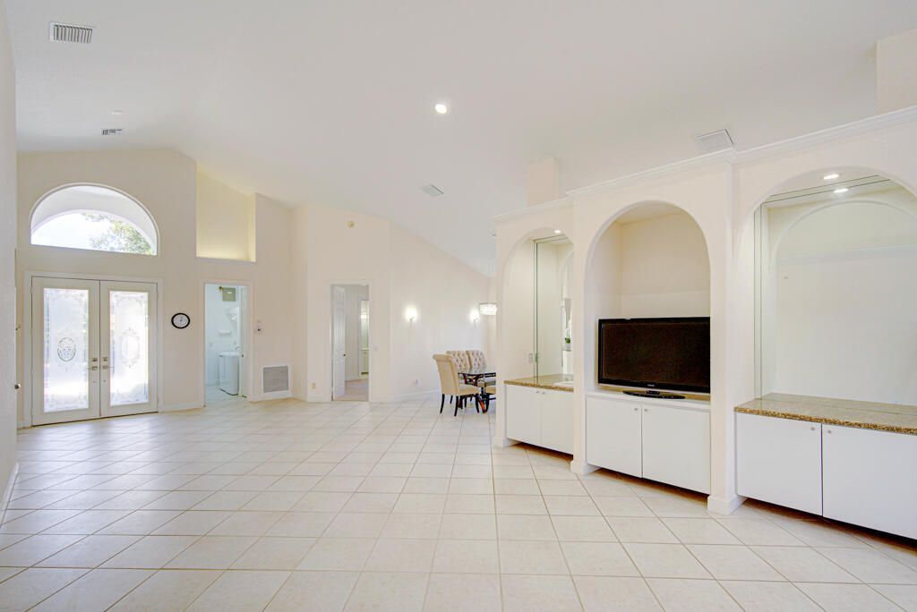 6646 Oakmont Way, West Palm Beach, FL 33412 Photo