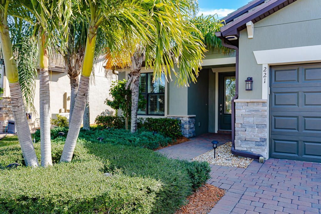 221 SE Longview Drive, Port Saint Lucie, FL 34984 Photo