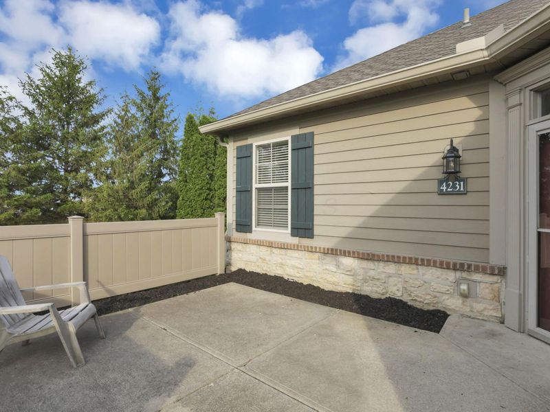 4231 Waterside Place, Unit 7, Grove City, OH 43123 Photo 2