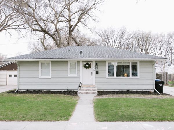 330 21st Avenue N, Fargo, ND 58102