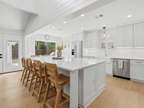 5017 Trail West DR, Austin, TX 78735