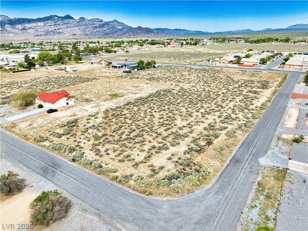 140 E Bluebird Avenue , Pahrump, NV 89060 Main Photo