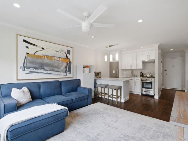 828 Pelhamdale Avenue, Unit 3j, New Rochelle, NY 10801