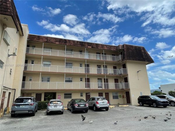680 Miller Dr , Unit W401, Miami Springs, FL 33166