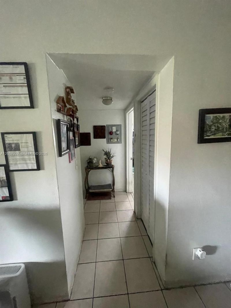 680 Miller Dr , Unit W401, Miami Springs, FL 33166 Photo