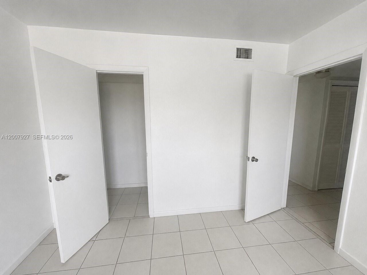 680 Miller Dr, Unit W401, Miami Springs, FL 33166 Photo