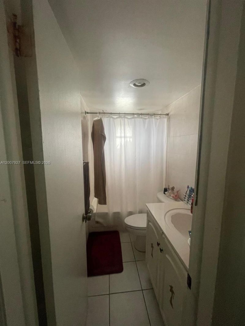680 Miller Dr , Unit W401, Miami Springs, FL 33166 Photo