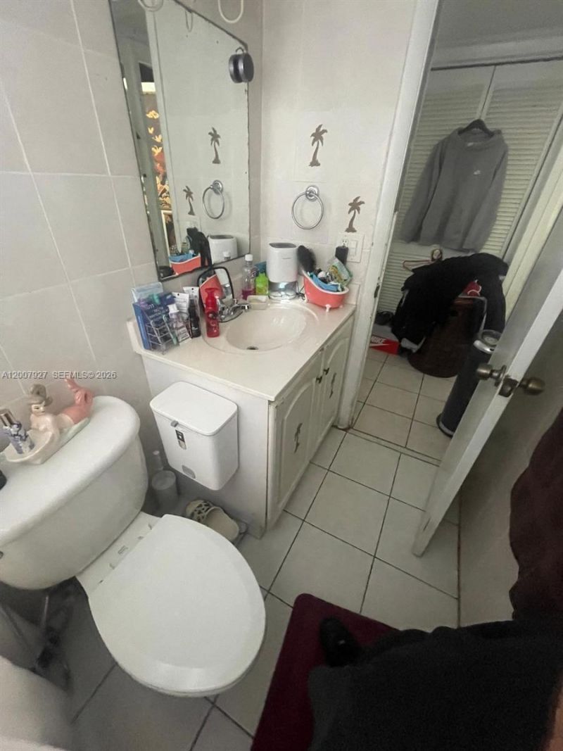 680 Miller Dr , Unit W401, Miami Springs, FL 33166 Photo