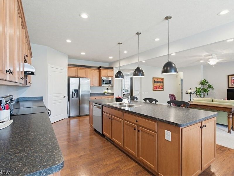 38475 Kingsbury Drive, North Ridgeville, OH 44039 Photo 10