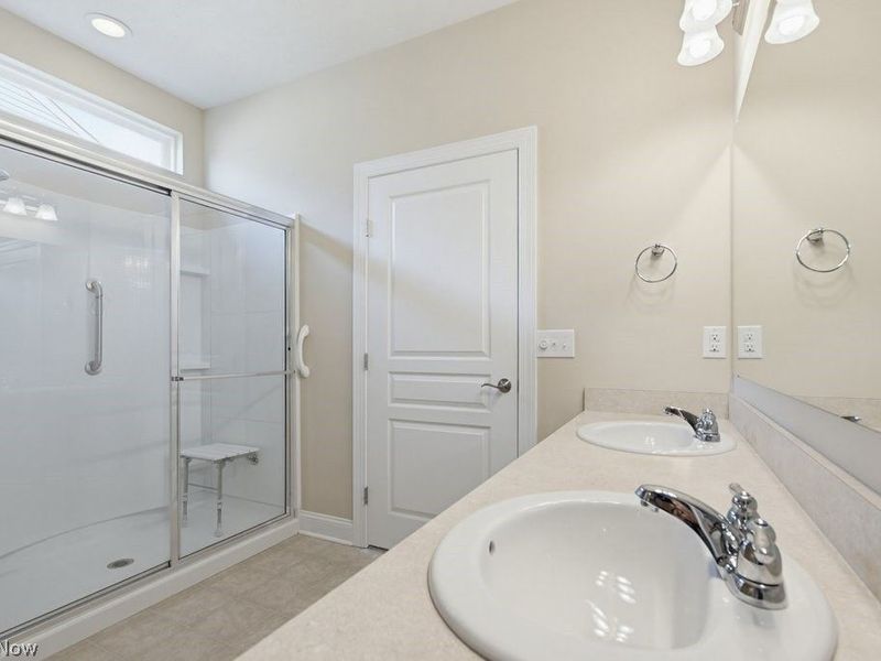 38475 Kingsbury Drive, North Ridgeville, OH 44039 Photo 18