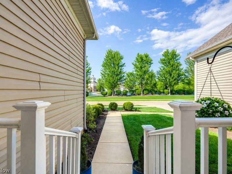 38475 Kingsbury Drive, North Ridgeville, OH 44039 Photo 3