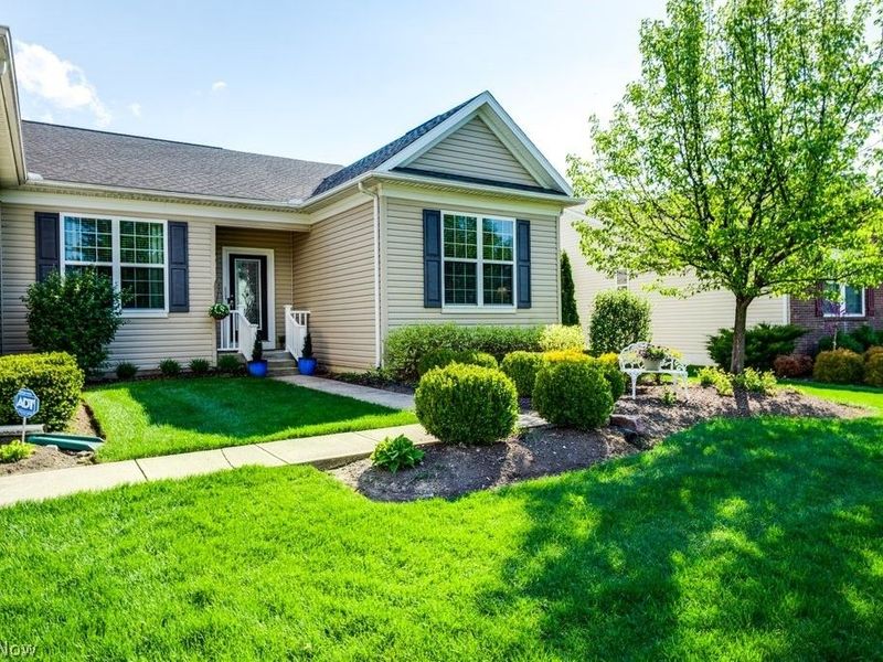 38475 Kingsbury Drive, North Ridgeville, OH 44039 Photo 3