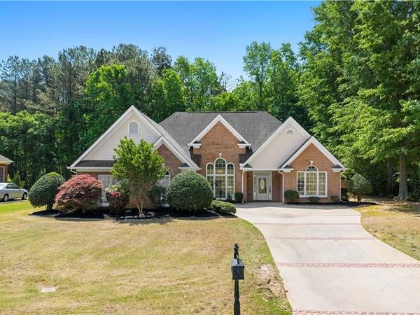 681 Templeton Drive , Loganville, GA 30052