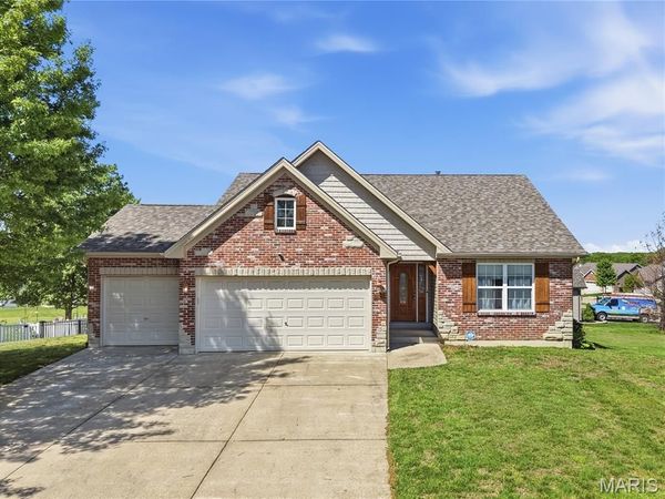 911 Pittsburg Landing Drive, Wentzville, MO 63385