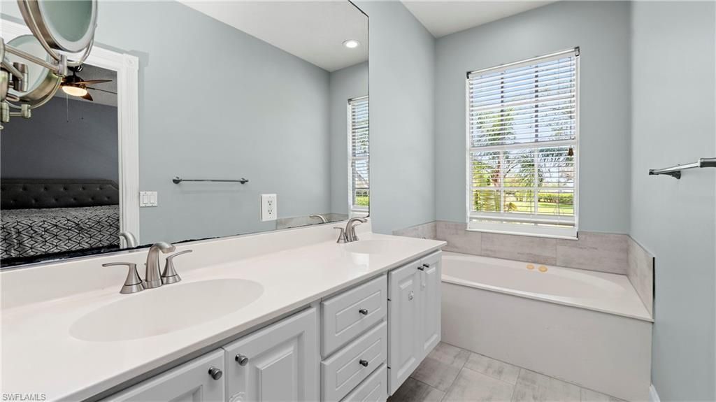 5766 Cove Cir , Unit 24, Naples, FL 34119 Photo