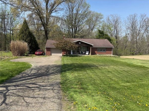 4101 Homeworth Road , Homeworth, OH 44634