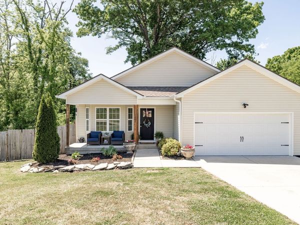 1305 Park Mere Dr , Columbia, TN 38401