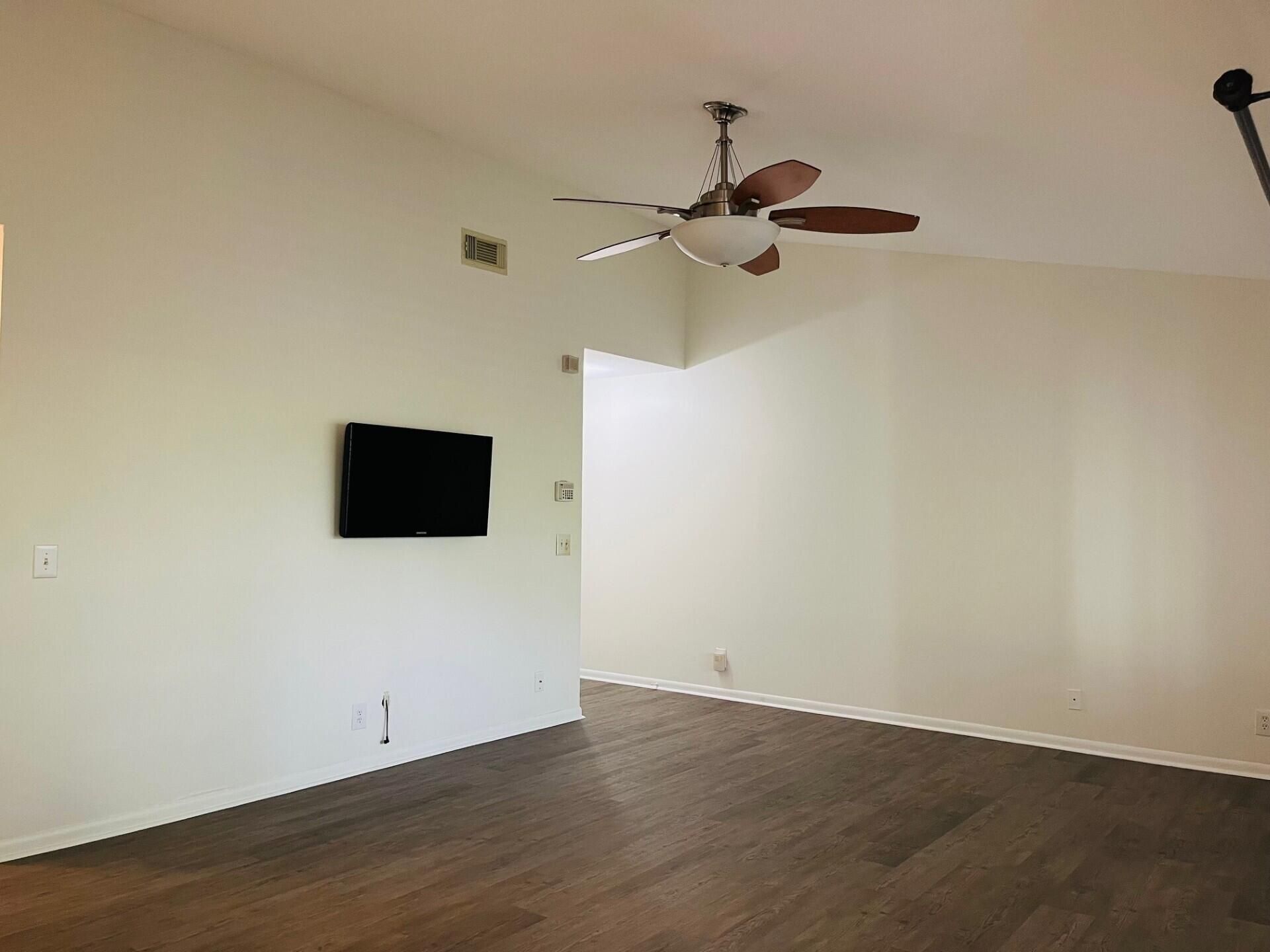 815 W Boynton Beach Boulevard, Unit 15-203, Boynton Beach, FL 33426 Photo