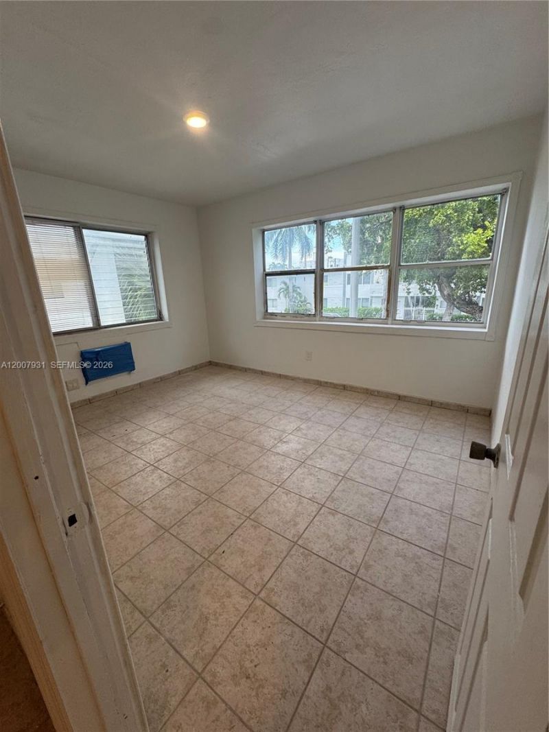7300 Harding Ave, Unit 21, Miami Beach, FL 33141 Photo