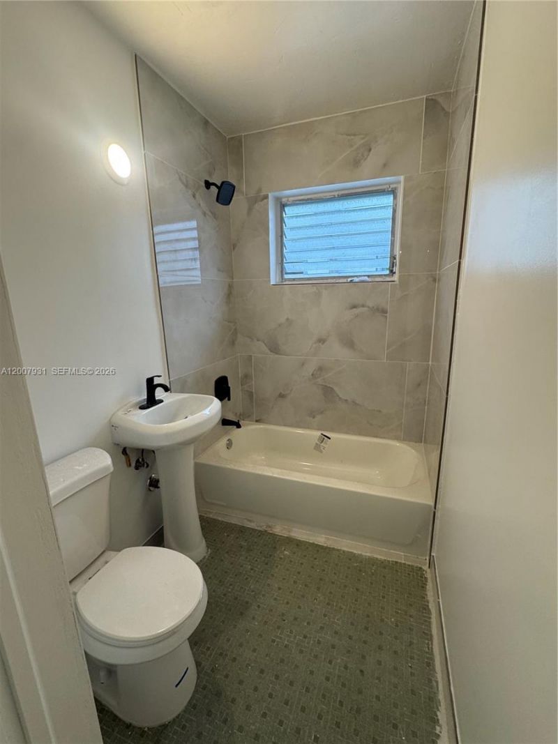 7300 Harding Ave, Unit 21, Miami Beach, FL 33141 Photo