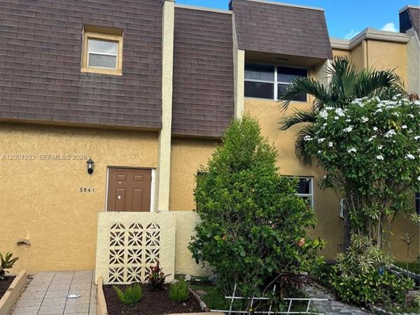 5841 Blueberry Ct , Unit 77, Lauderhill, FL 33313