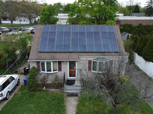 11 Cortelyou Street W, Huntington Station, NY 11746