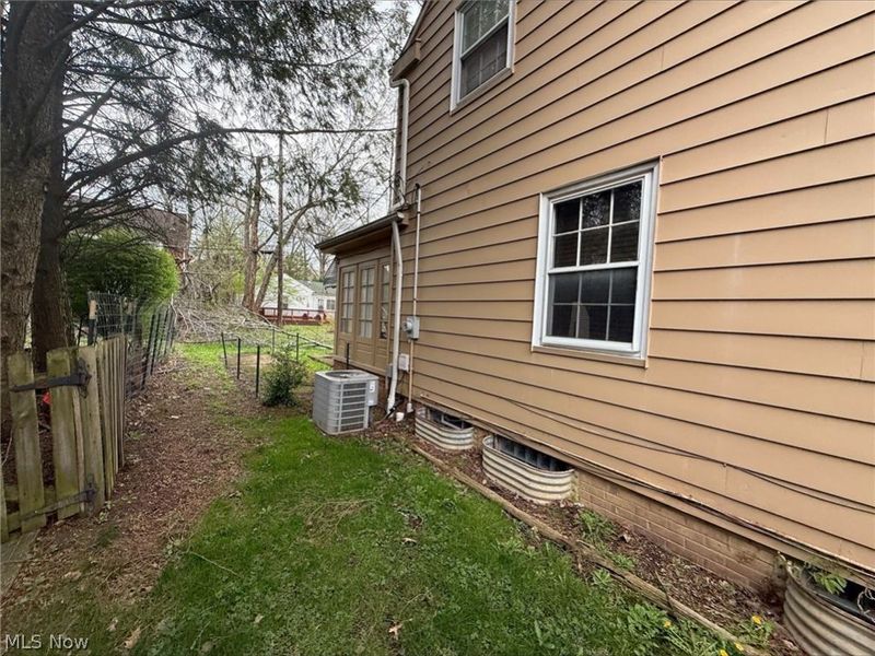 1484 S Belvoir Boulevard, South Euclid, OH 44121 Photo 3