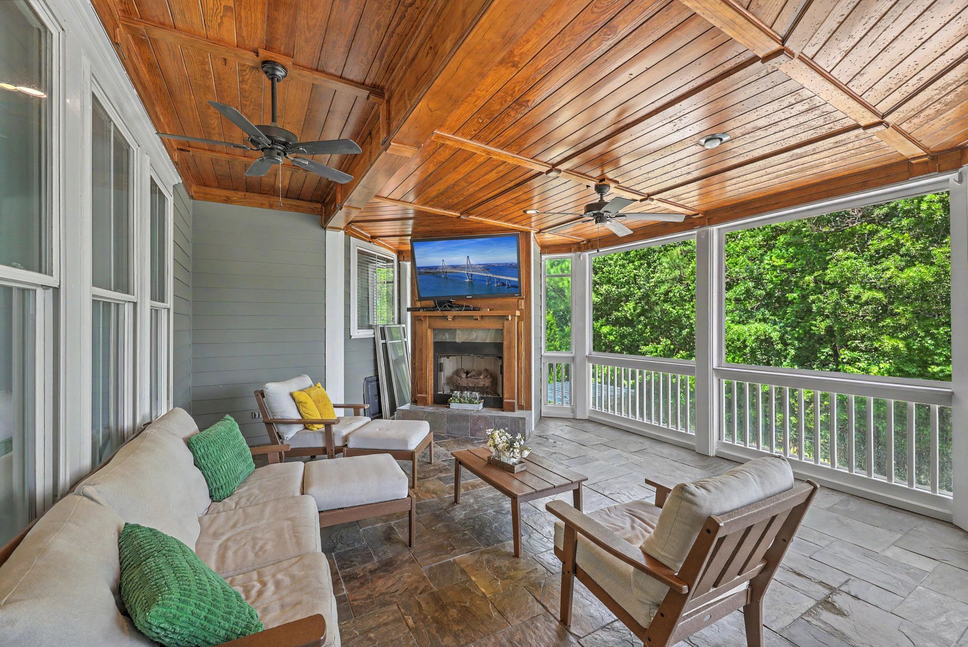 1040 Rivershore Road Photo 31