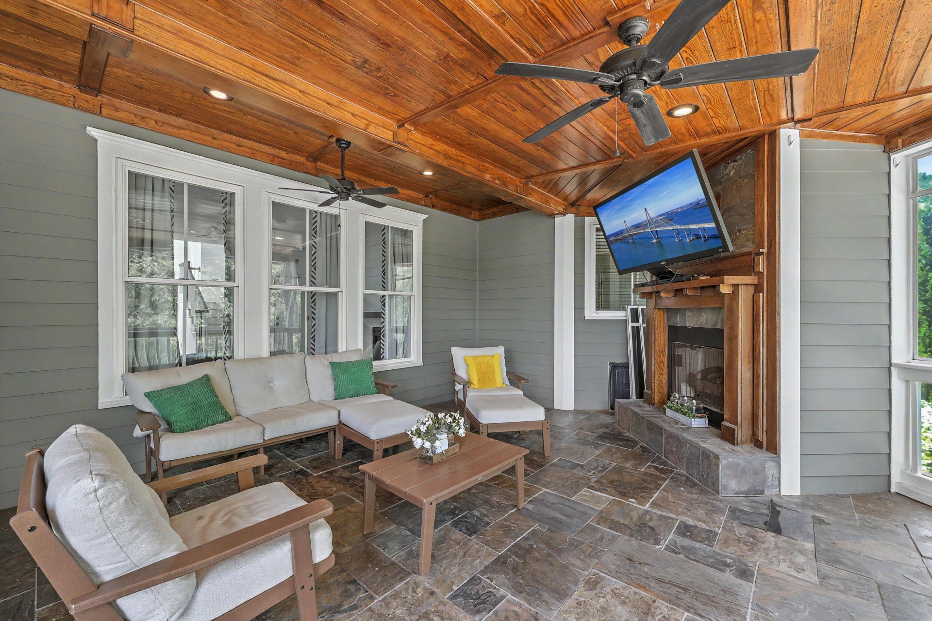 1040 Rivershore Road Photo 32