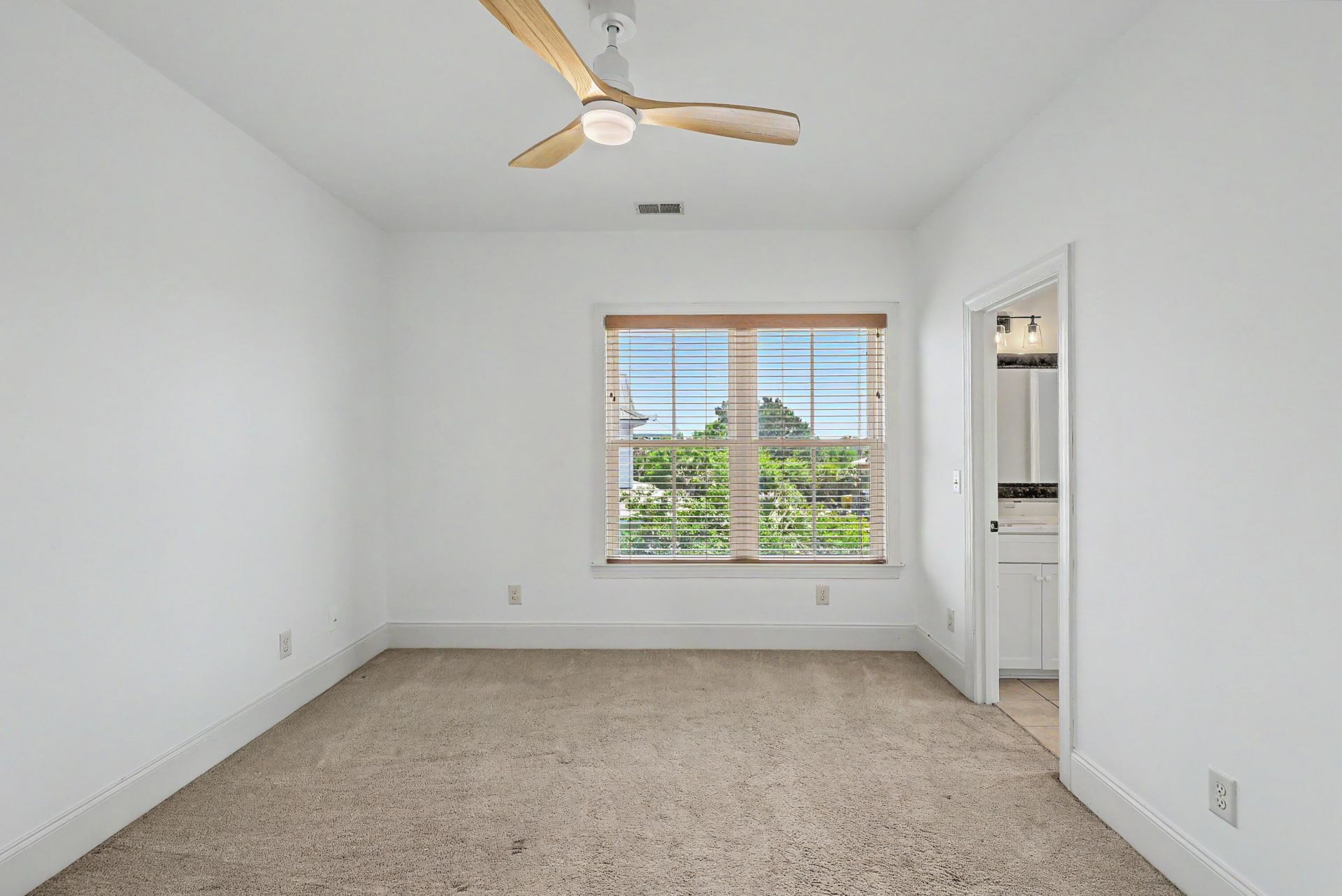 1040 Rivershore Road Photo 37