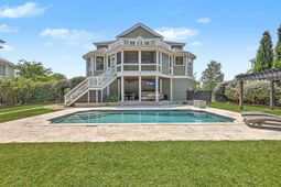 1040 Rivershore Road photo 4