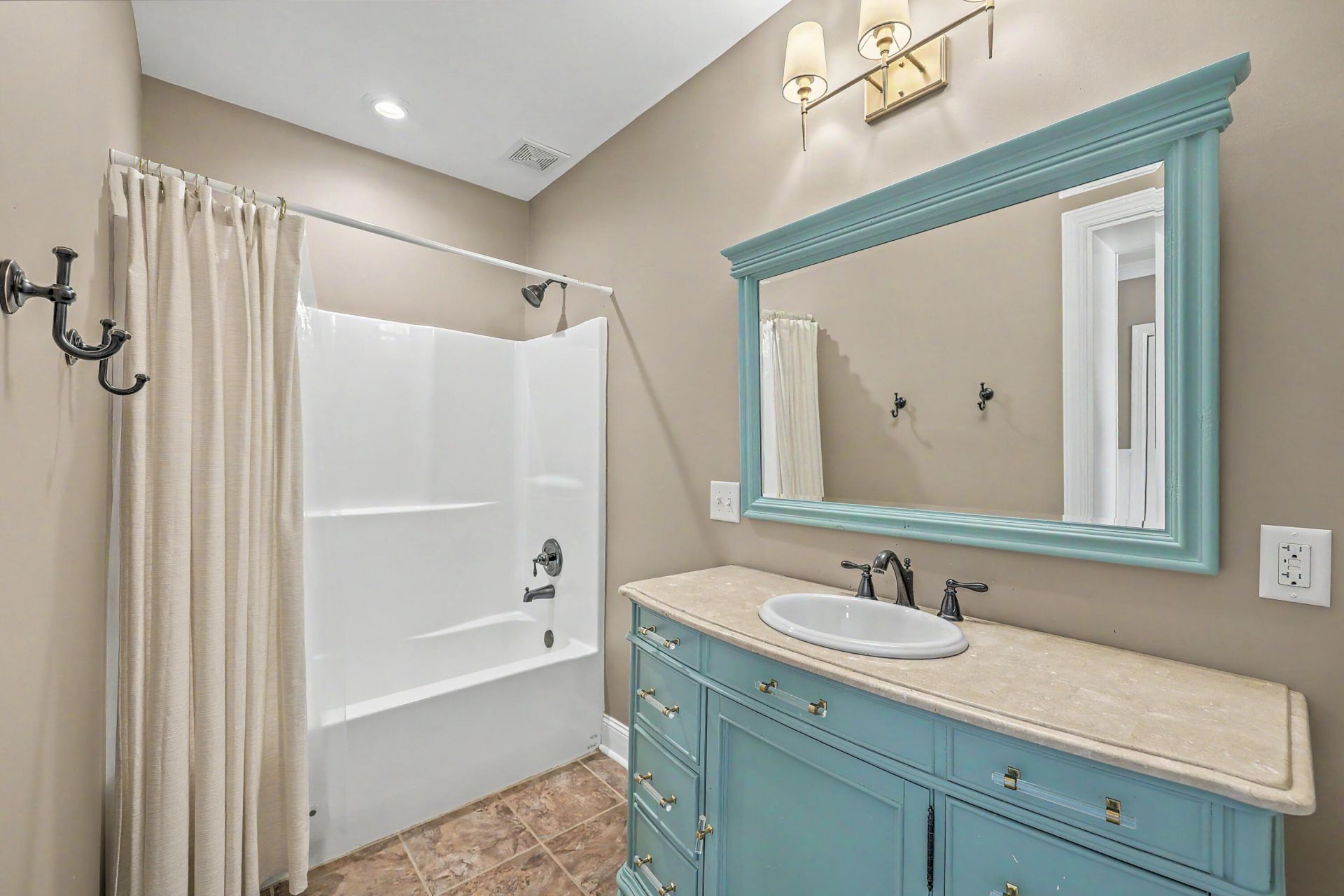 1040 Rivershore Road Photo 45