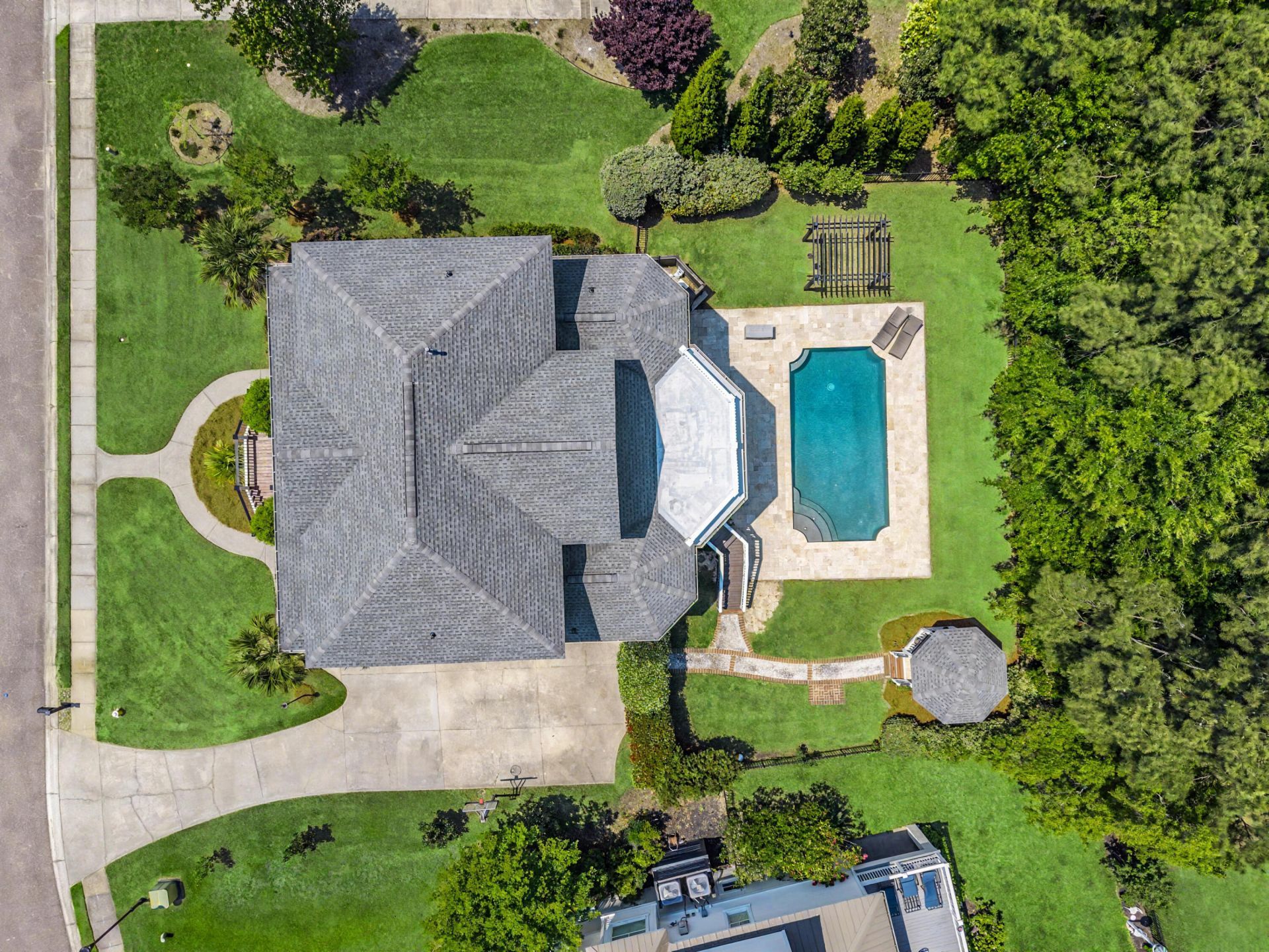 1040 Rivershore Road Photo 5