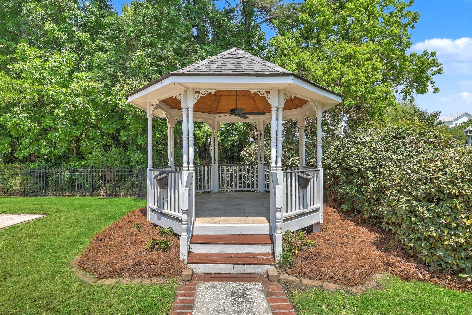 1040 Rivershore Road Photo 56