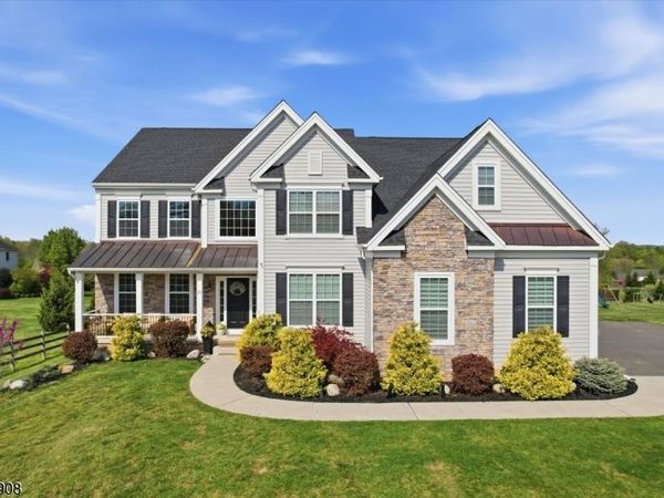 23 Claridge Ln, Raritan, NJ 08822