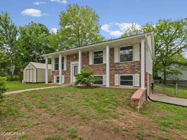 5108 WOODWAY DRIVE, Jefferson City, MO 65109