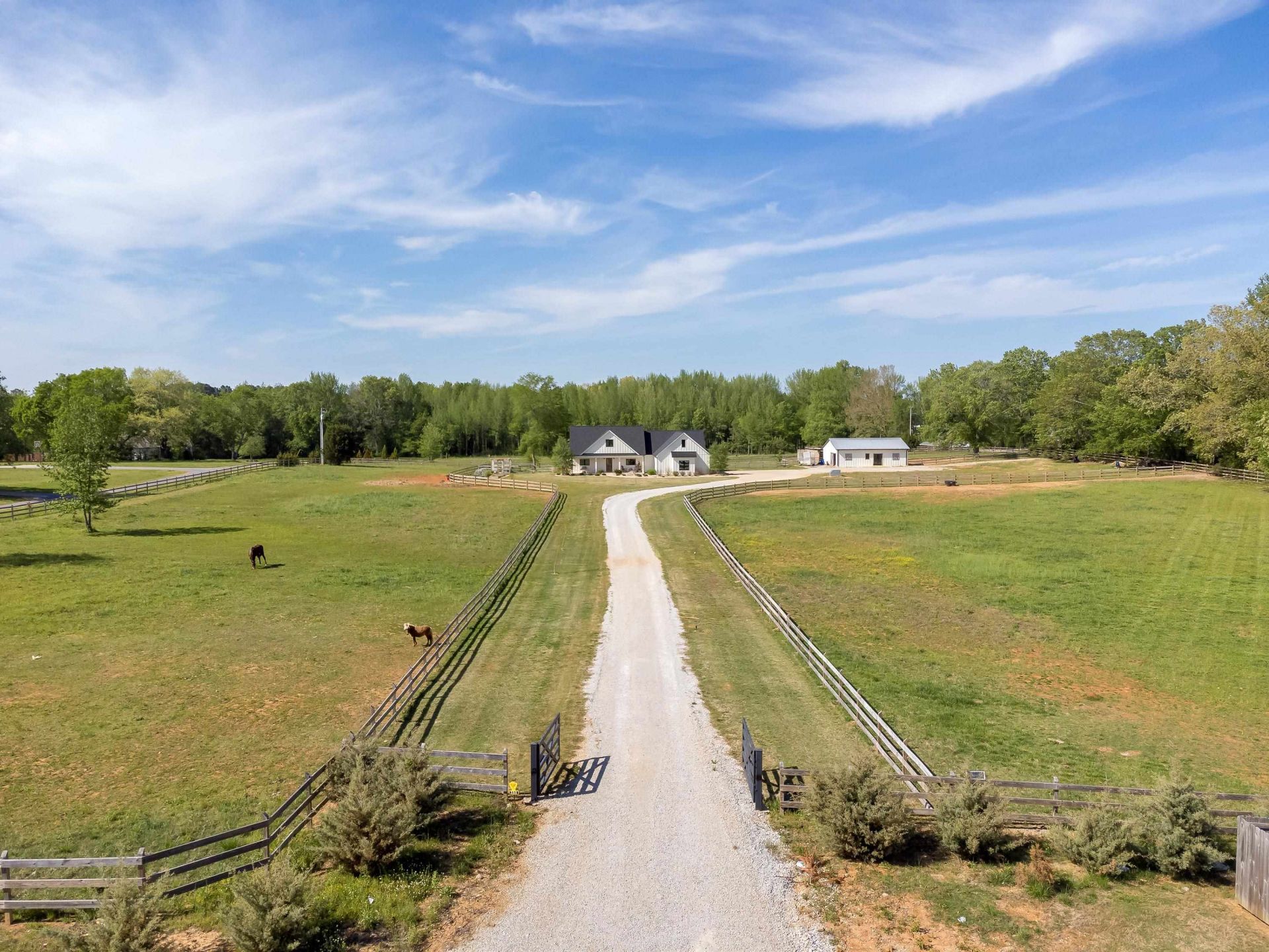 250 Old Orchard Rd, Florence, AL 35634 Main Photo