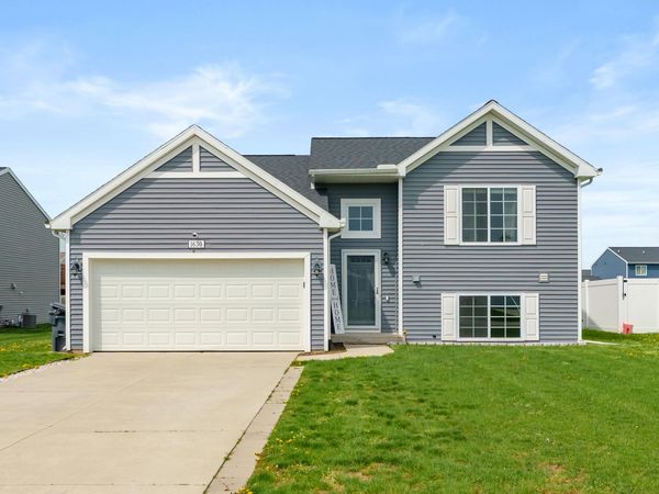 1630 Tea Pond Court, Vicksburg, MI 49097