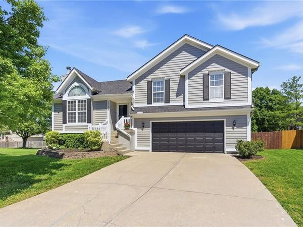 19026 W 163RD Place, Olathe, KS 66062