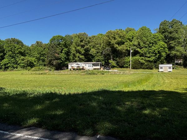 3688 Moore Hollow Rd, Woodlawn, TN 37191