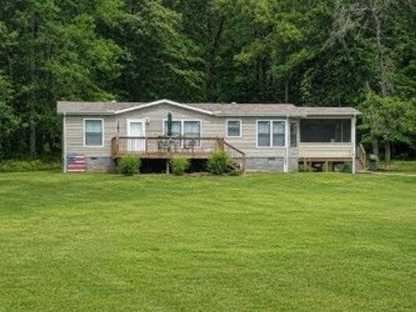 3688 Moore Hollow Rd, Woodlawn, TN 37191
