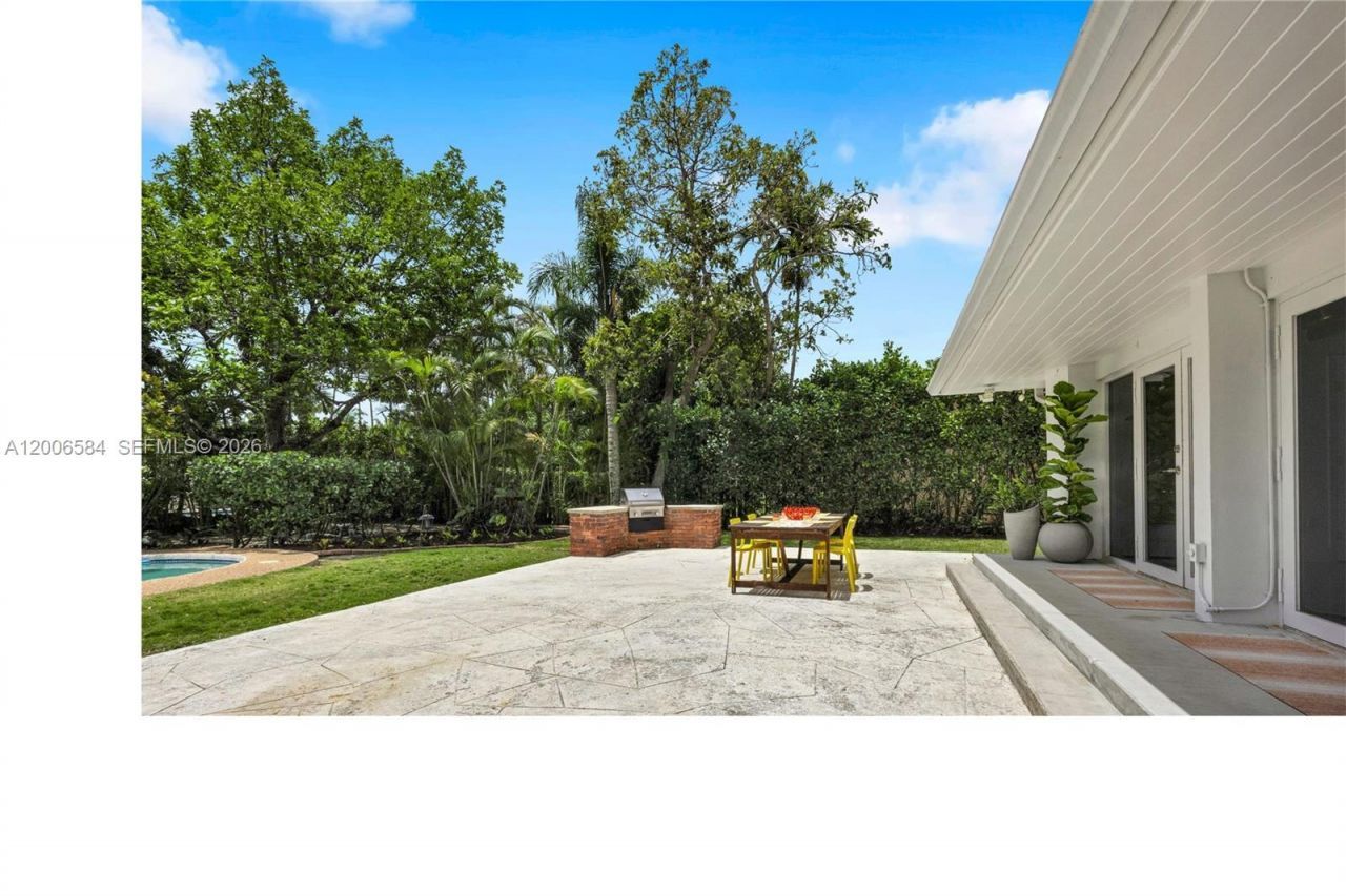 5750 SW 52nd Ter , South Miami, FL 33155 Photo