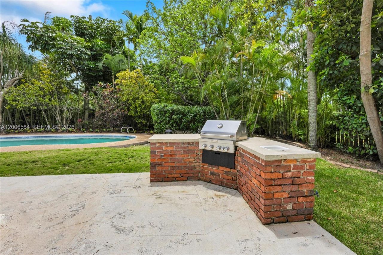 5750 SW 52nd Ter , South Miami, FL 33155 Photo