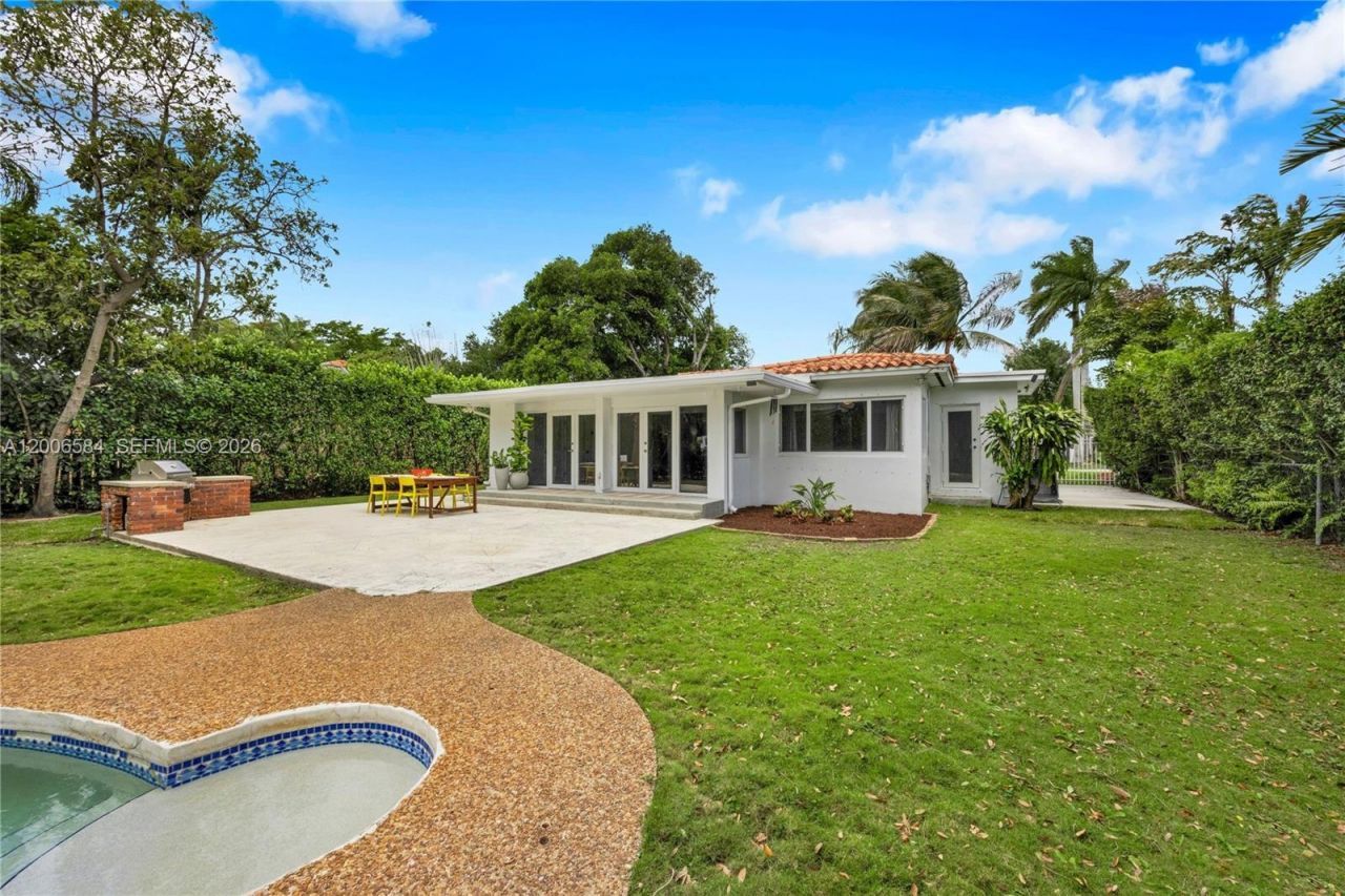 5750 SW 52nd Ter , South Miami, FL 33155 Photo