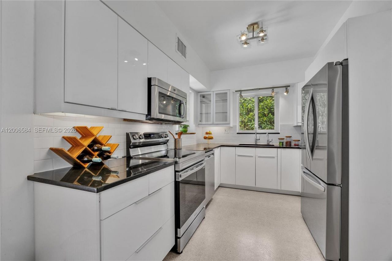 5750 SW 52nd Ter , South Miami, FL 33155 Photo