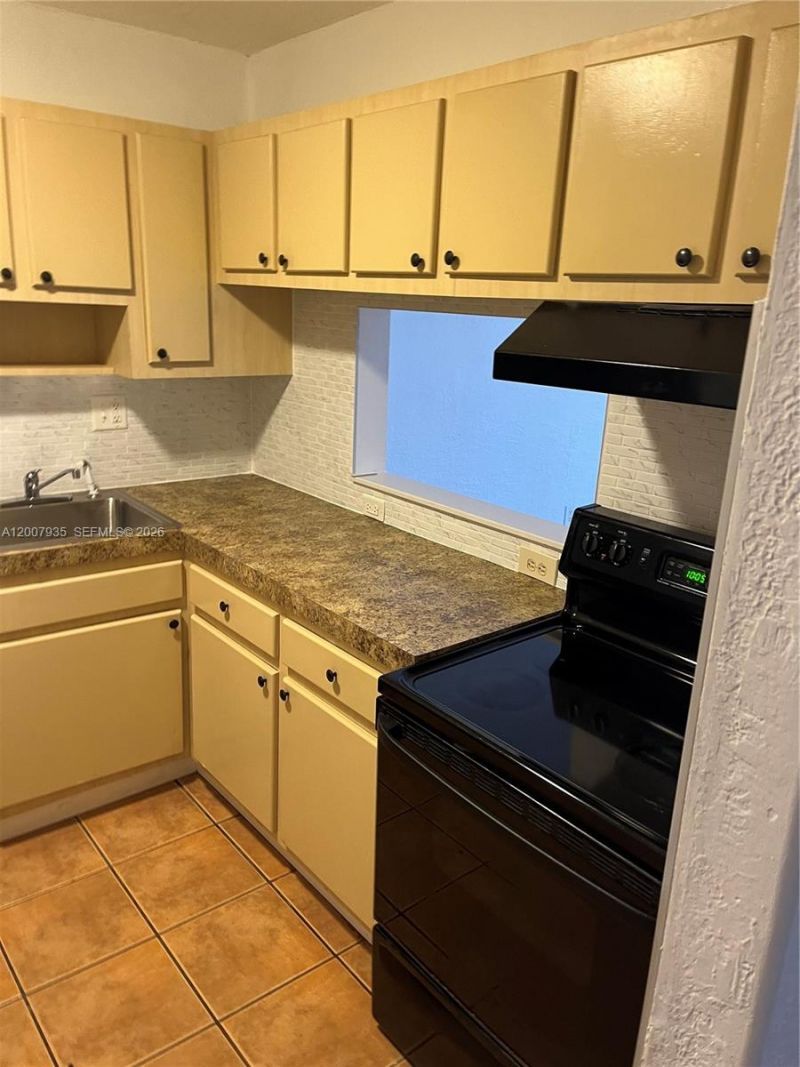 10525 SW 112th Ave, Unit 114, Miami, FL 33176 Photo