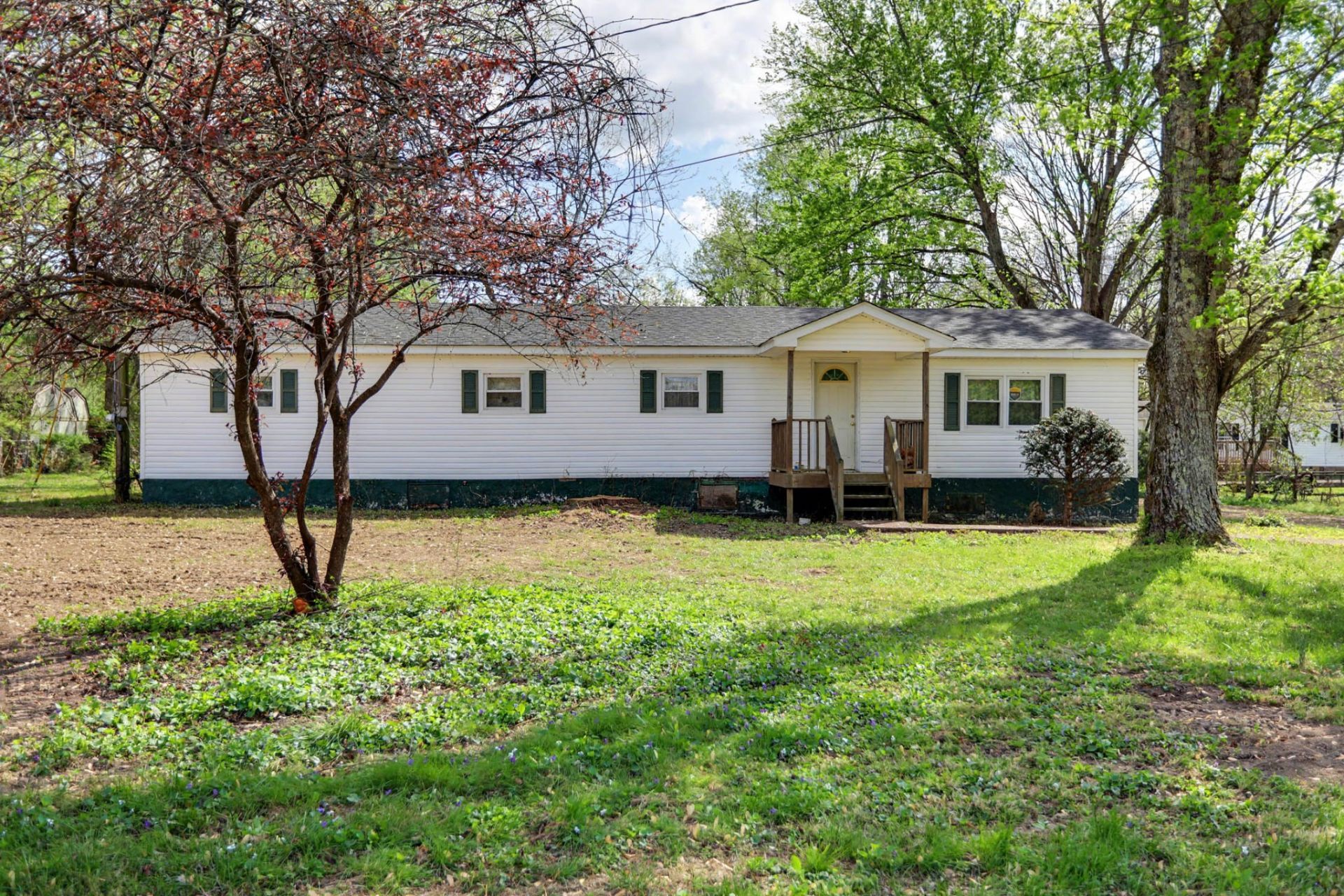 8462 Village Green Dr , Cross Plains, TN 37049 Main Photo