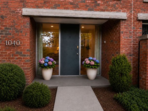 1040 Arbor Lane, Northfield, IL 60093