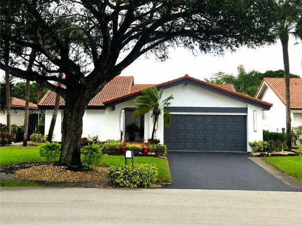 5551 Lakeview Mews Dr , Boynton Beach, FL 33437